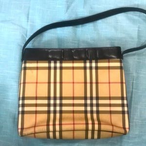 Burberry purse